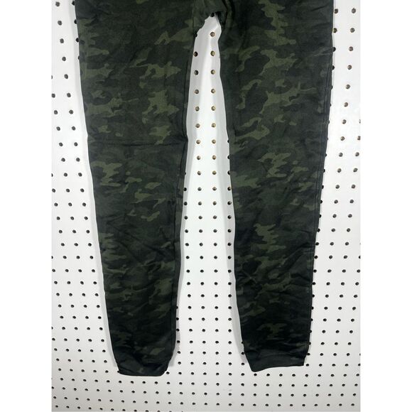 Spanx look at me now seam less leggings camo print size 1x - Picture 3 of 7